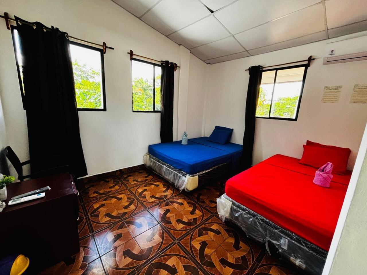 La Casona Sv Hostal Ла Либертад Екстериор снимка
